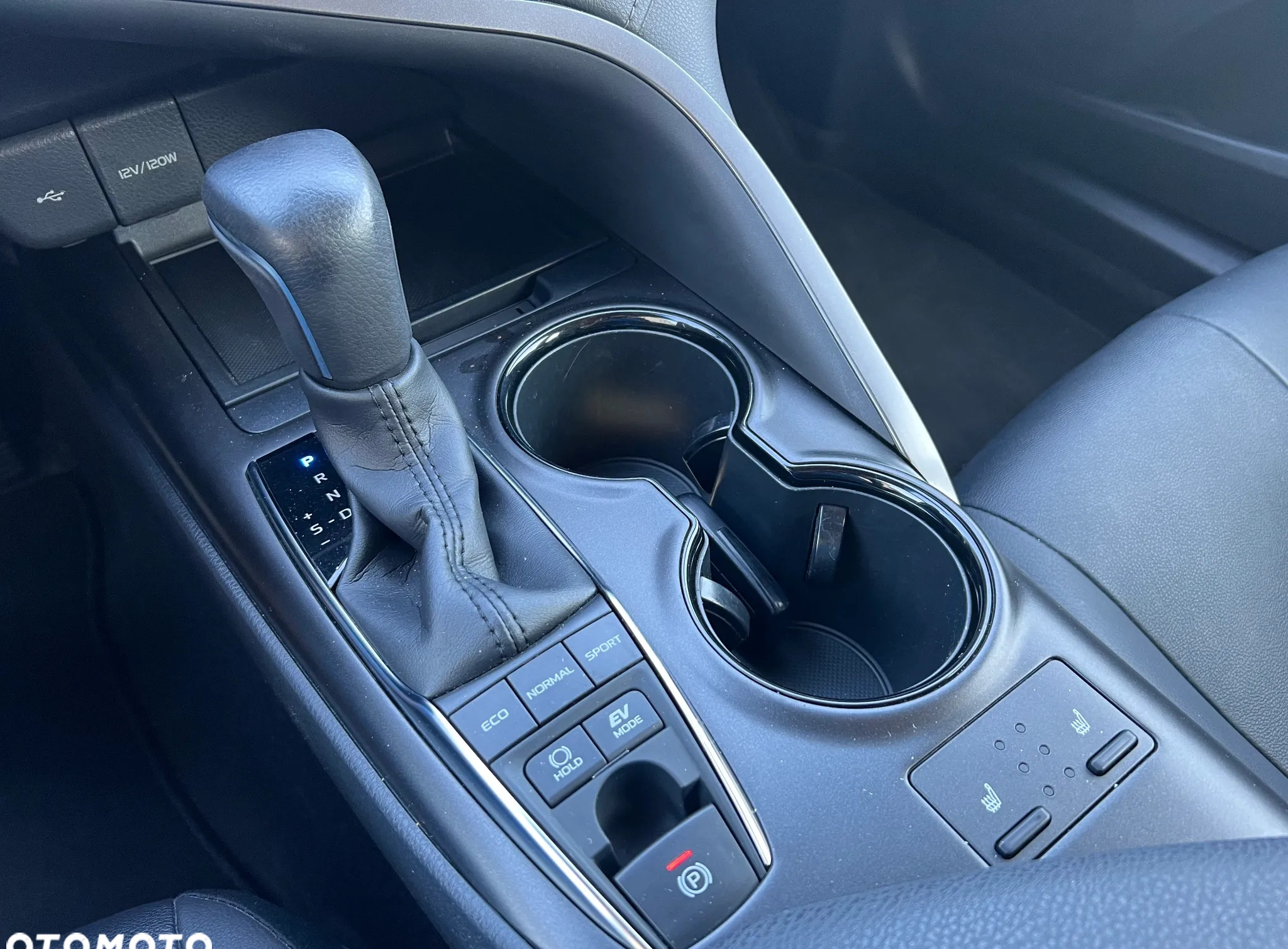 Toyota Camry cena 123800 przebieg: 101458, rok produkcji 2021 z Solec Kujawski małe 301